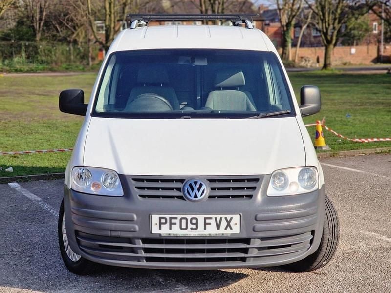 Used VW Caddy 69 HP (50 kW) 2009 White MPV