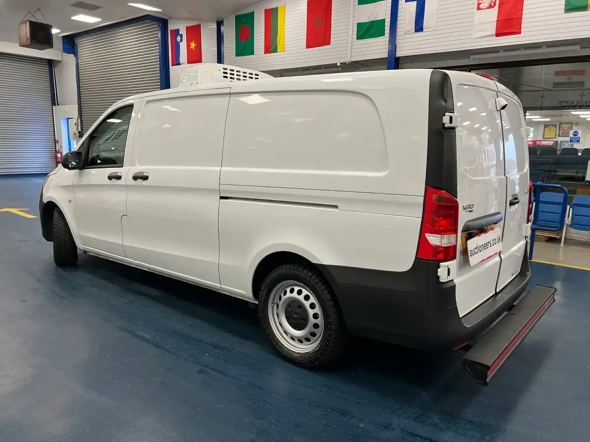 Used Mercedes Vito Progressive 136 HP (100 kW) 2022 White Van
