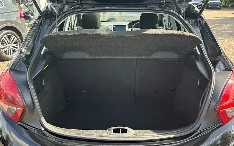 Used Peugeot 208 Allure Premium 82 HP (60 kW) 2018 Black Hatchback