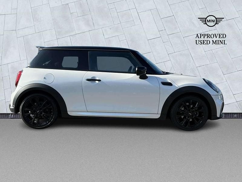 Used Mini Cooper Hatch 134 HP (98 kW) 2023 White Hatchback