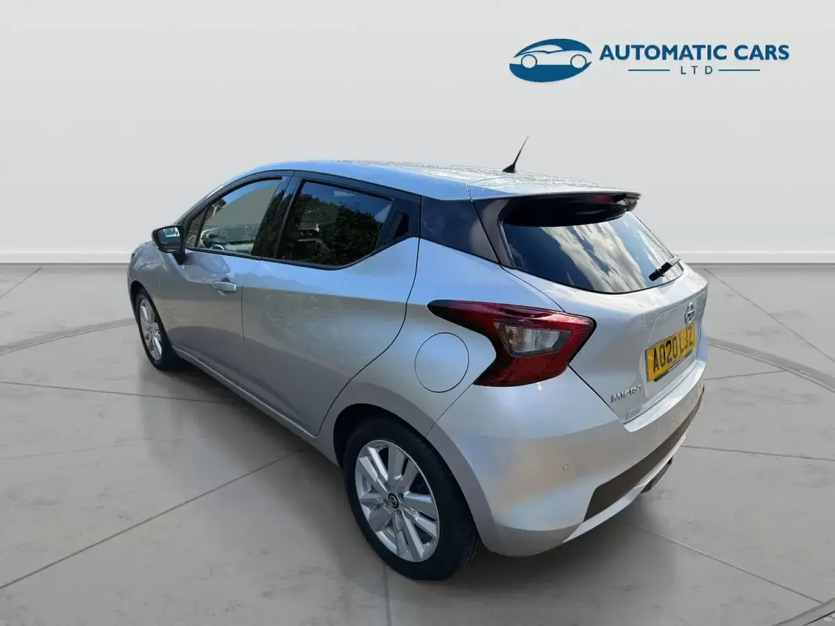Używany Nissan Micra Acenta 2020 Srebrny Hatchback
