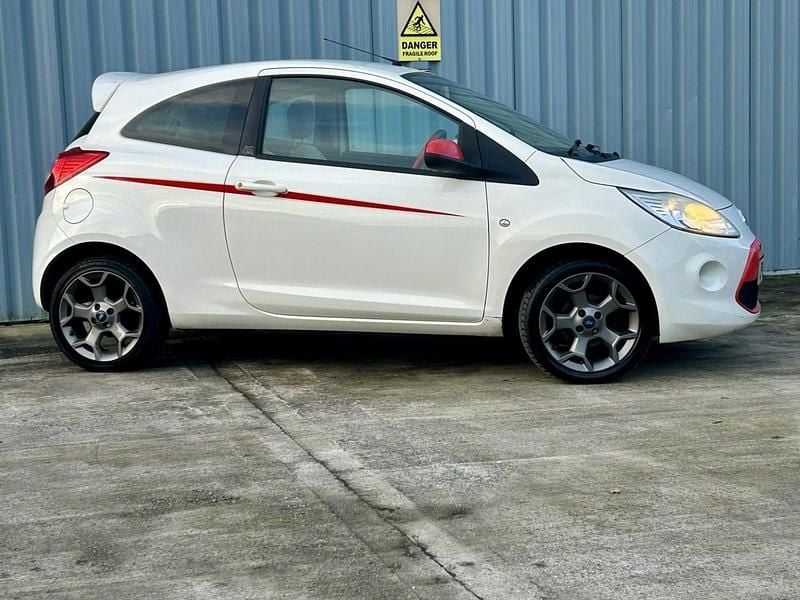 Used Ford Ka 69 HP (50 kW) 2010 White Hatchback