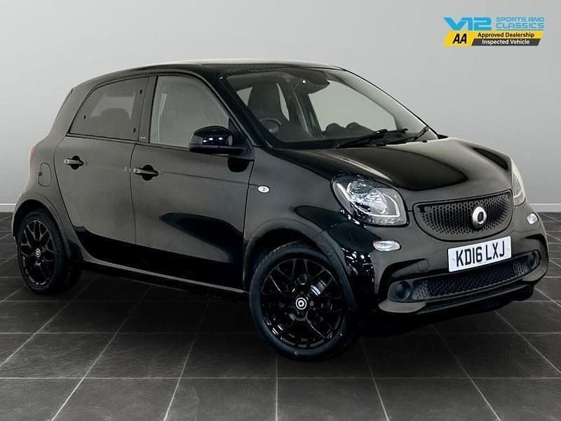 Black Used 2016 Smart ForFour Hatchback | £6,195 (Good price) - Image 1/2