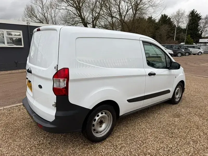 Usado Ford Transit 100 HP (73 kW) 2022 Branco Van
