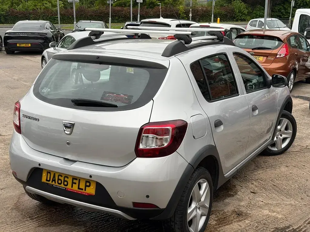Used Dacia Sandero Lauréate 2016 Silver Hatchback