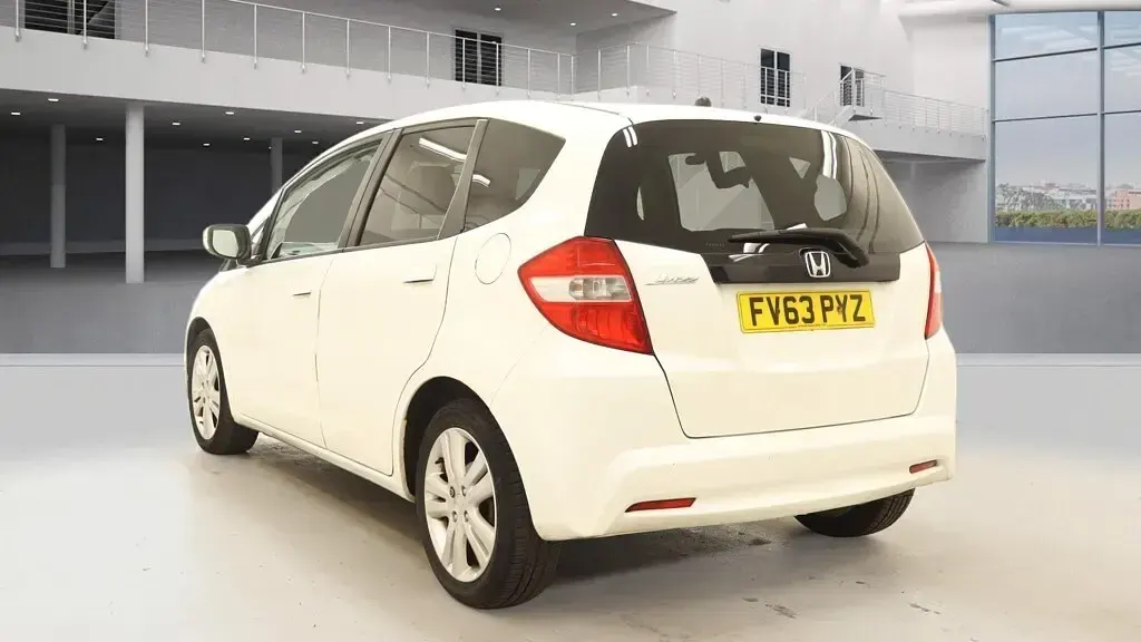 Used Honda Jazz EX 99 HP (72 kW) 2013 White Hatchback