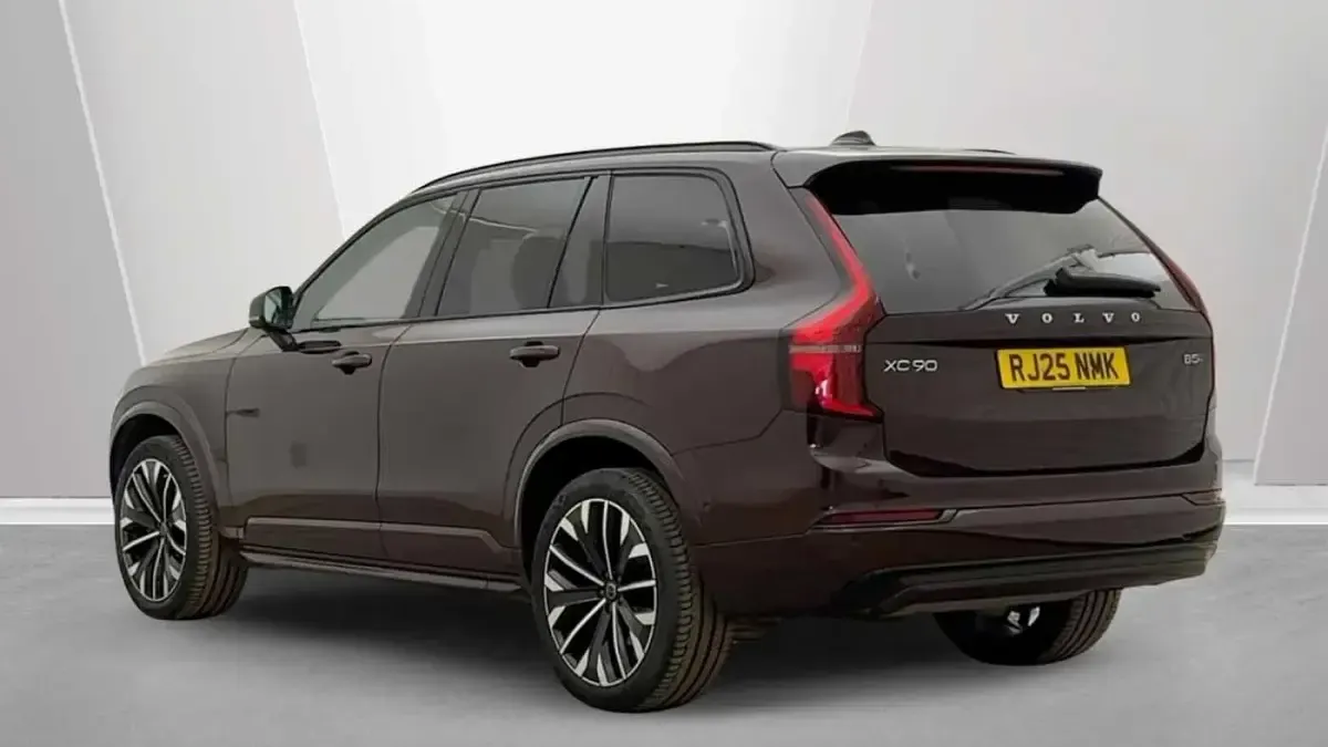 Used Volvo XC90 Plus 455 HP (334 kW) 2025 Red SUV