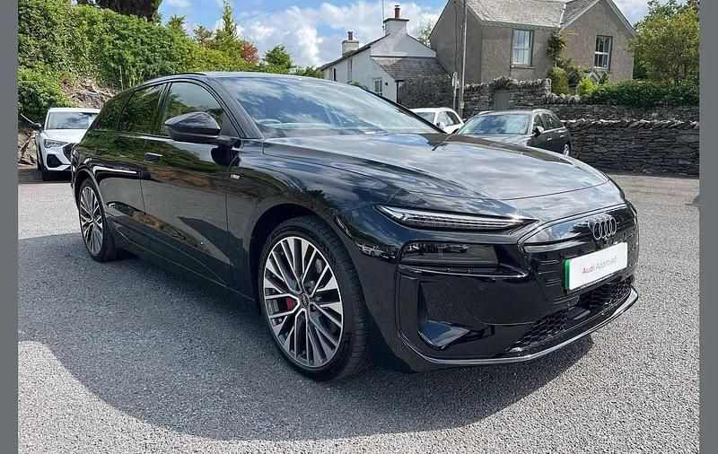 Black Used 2025 Audi e-tron Comfort SUV | £61,995 - Image 1/4