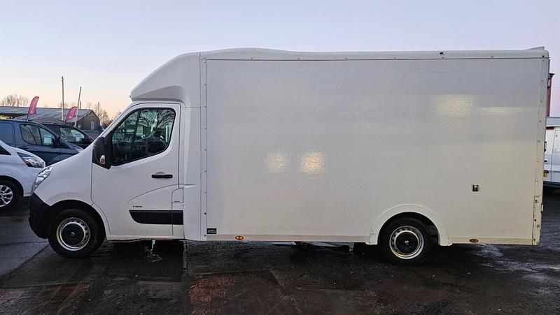 Used Vauxhall Movano 130 HP (95 kW) 2019 White MPV