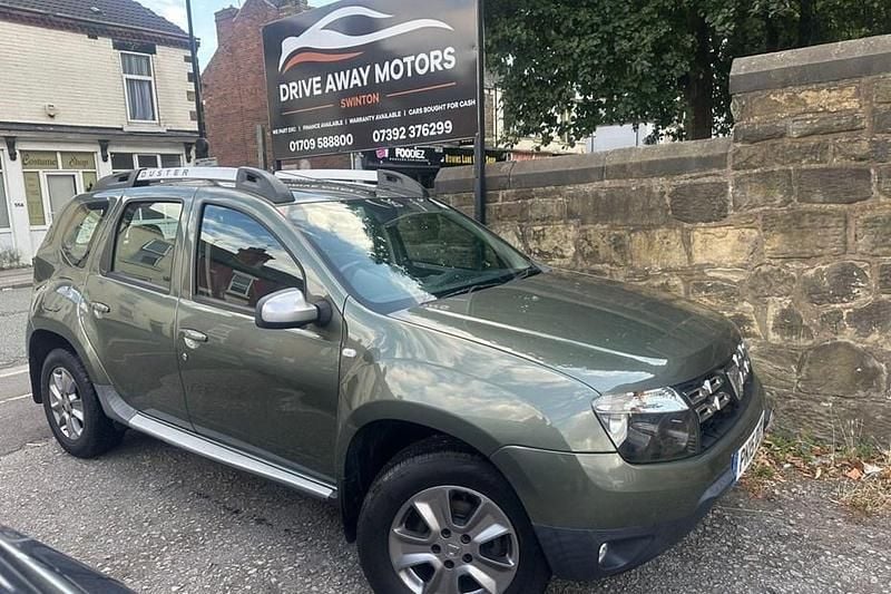Green Used 2015 Dacia Duster Lauréate SUV | £5,495 (Good price) - Image 1/1
