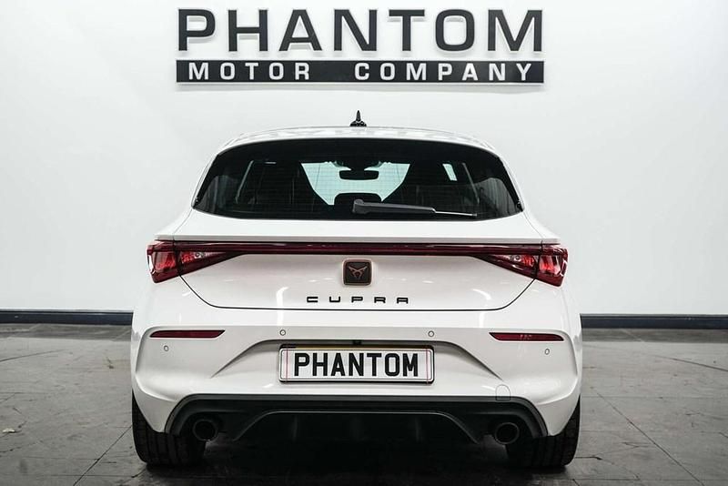 Used Cupra Leon VZ2 310 HP (228 kW) 2023 White Hatchback