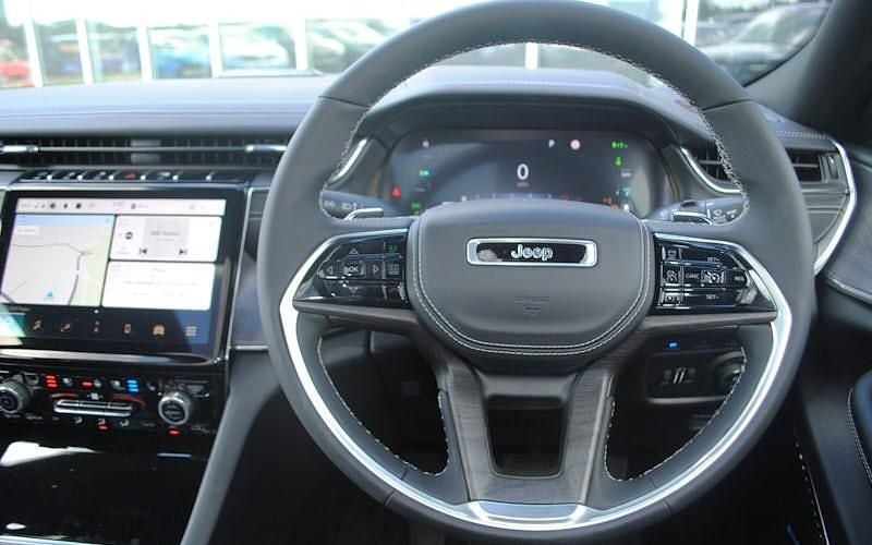 Used Jeep Grand Cherokee Overland 381 HP (280 kW) 2023 Black SUV