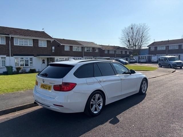 Used BMW 320 Sport Line 2012 White Estate