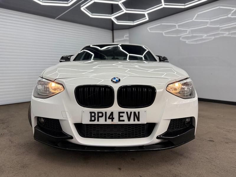 Begagnad BMW 120 M Sport 2014 Vit Halvkombi