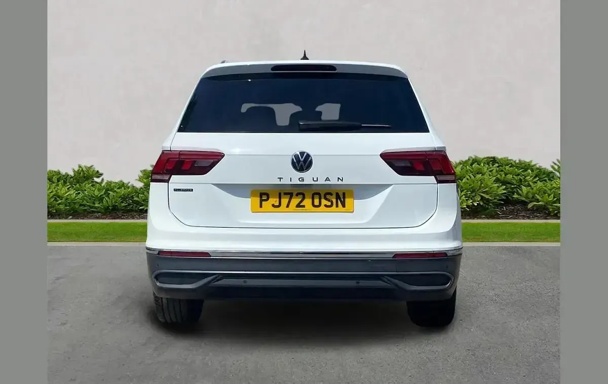 Used VW Tiguan Allspace Life 150 HP (110 kW) 2022 White SUV