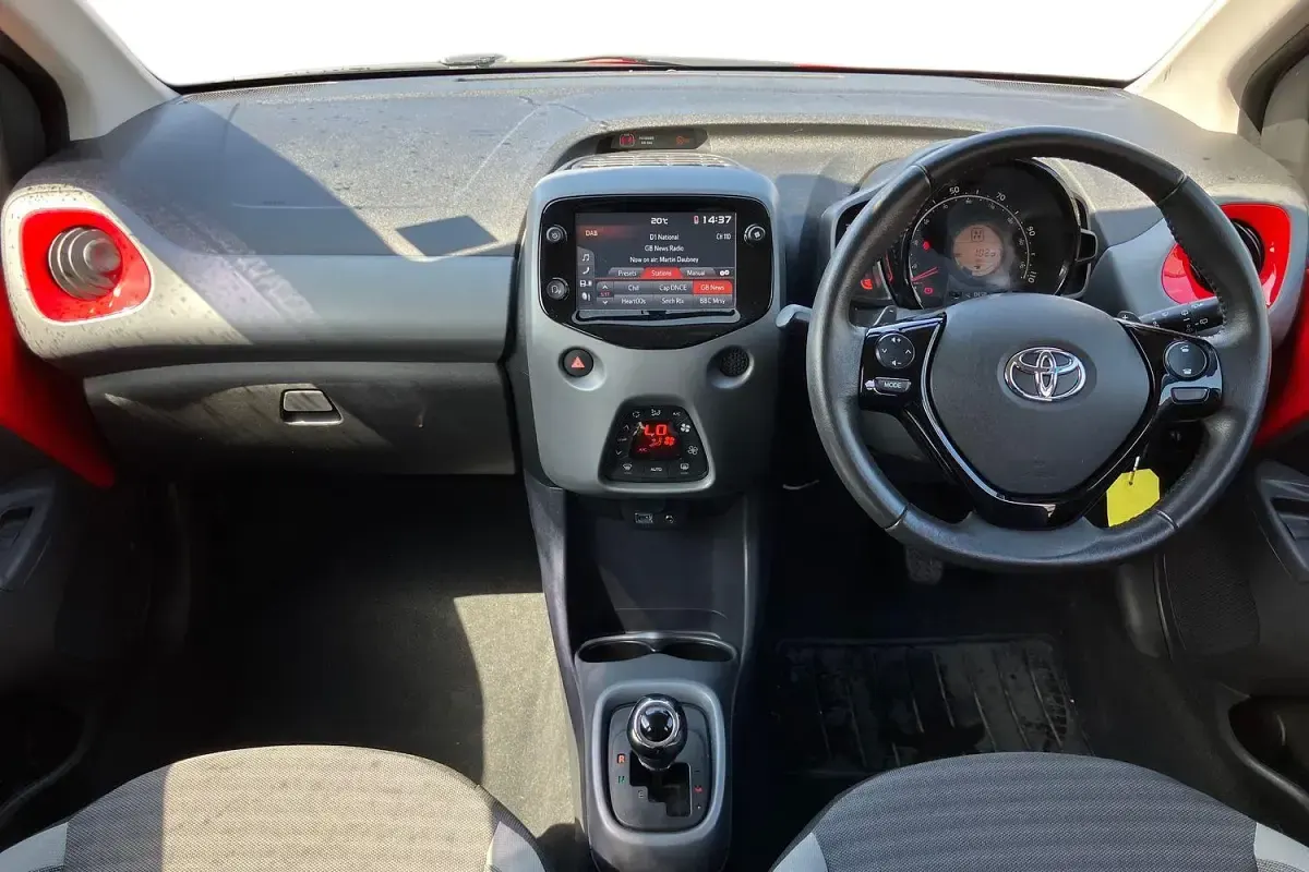 Used Toyota Aygo Trend 72 HP (52 kW) 2020 Red Hatchback