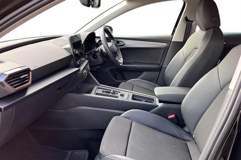 Used Cupra Leon 150 HP (110 kW) 2024 Midnight black Hatchback