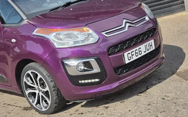 Used Citroën C3 Picasso Platinum 99 HP (72 kW) 2016 Mauve/purple MPV