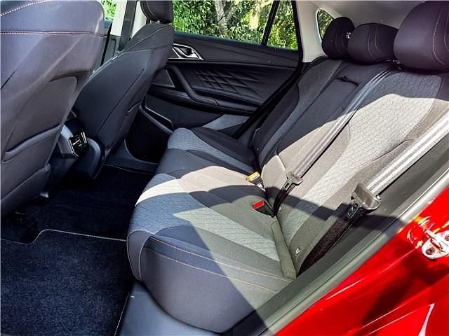 Used MG HS SE 2025 Red SUV