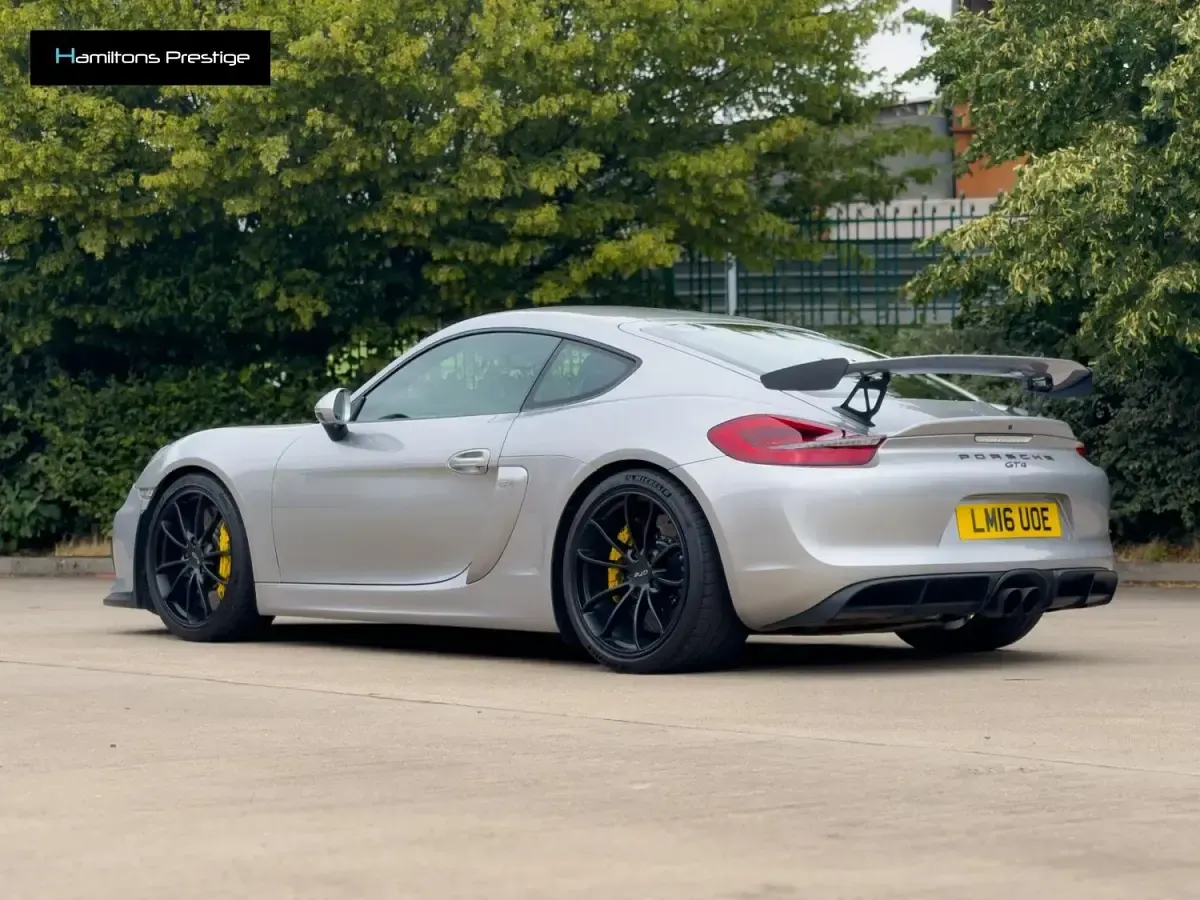 Used Porsche Cayman GT4 385 HP (283 kW) 2016 Silver Coupe