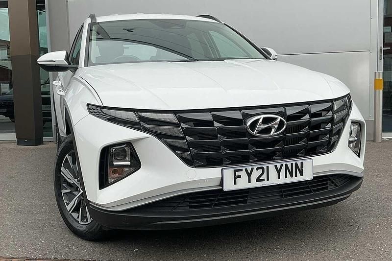 White Used 2021 Hyundai Tucson SE SUV | £16,990 (Super price) - Image 1/4