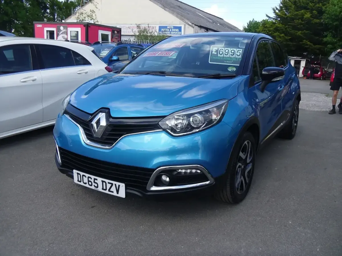 Used Renault Captur Dynamique 90 HP (66 kW) 2015 Blue SUV