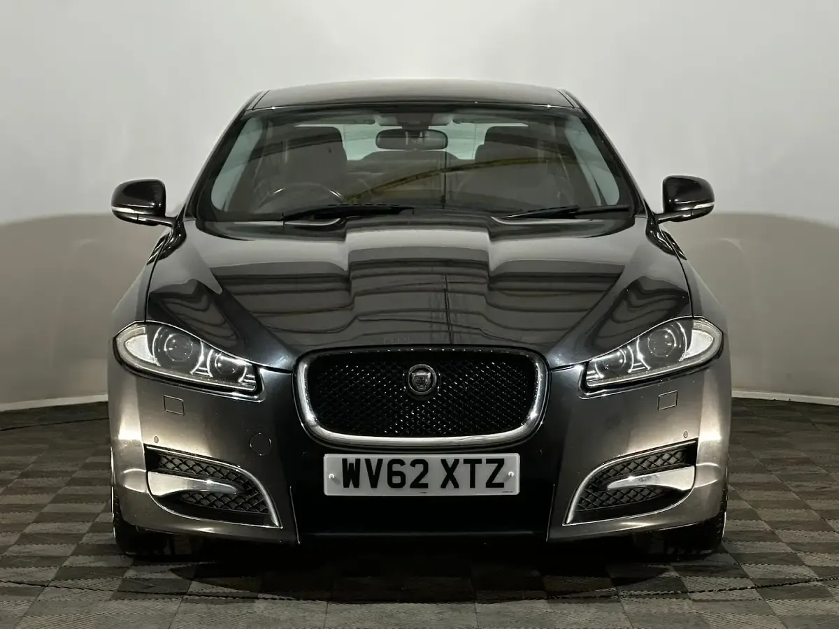 Used Jaguar XF 200 HP (147 kW) 2013 Grey Sedan