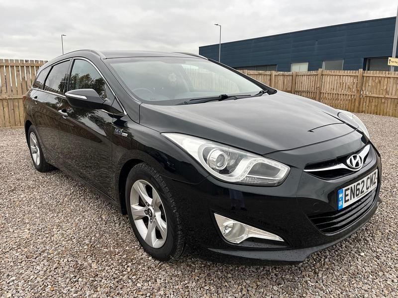 Black Used 2012 Hyundai i40 Active Estate | £1,795 (Fair price) - Image 1/4