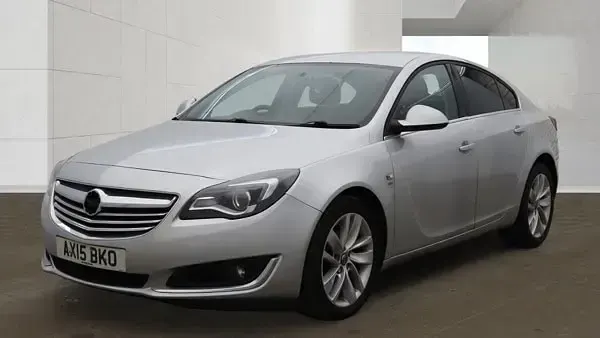 Used Vauxhall Insignia SRi 140 HP (102 kW) 2015 Silver Hatchback