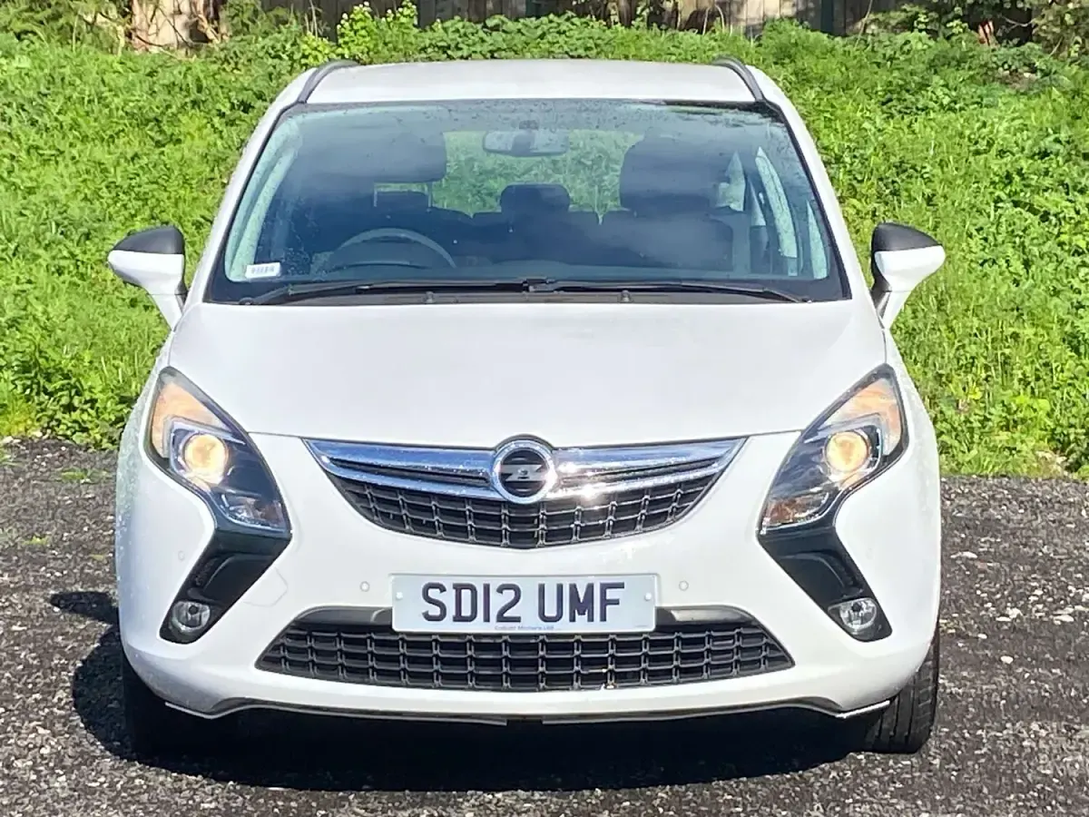 Used Vauxhall Zafira Tourer 2012 White MPV