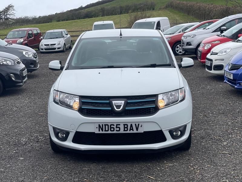 Begagnad Dacia Sandero Lauréate 2015 Vit Halvkombi