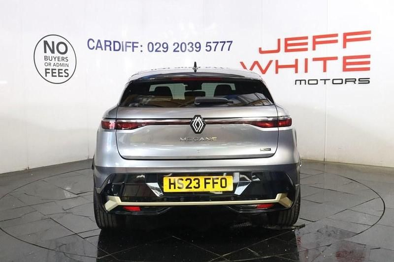 Usado Renault Megane E-Tech Iconic 160 kW (218 HP) 2023 Cinzento Citadino