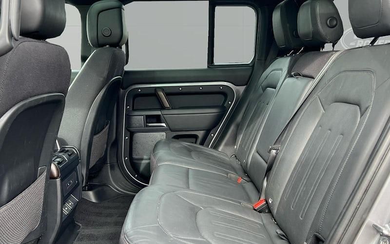 Used Land Rover Defender 300 HP (220 kW) 2024 SUV