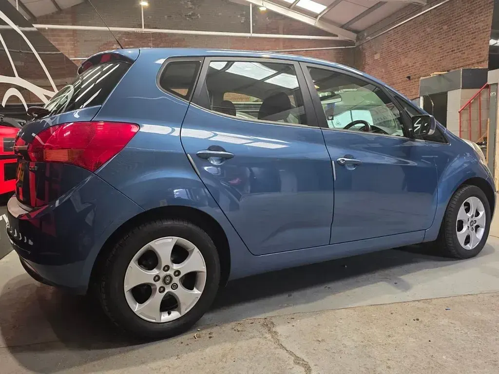Used Kia Venga 89 HP (65 kW) 2012 Blue Hatchback