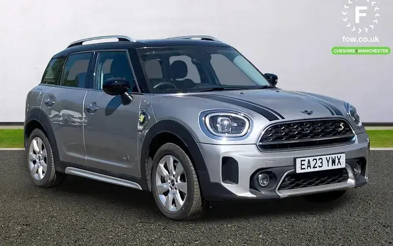Begagnad Mini Cooper S Classic 220 HK (161 kW) 2022 Silver Halvkombi