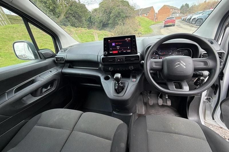 Used Citroën Berlingo 100 HP (73 kW) 2023 White MPV