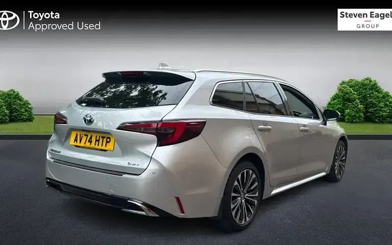 Używany Toyota Corolla Design 140 KM (102 kW) 2026 Kombi
