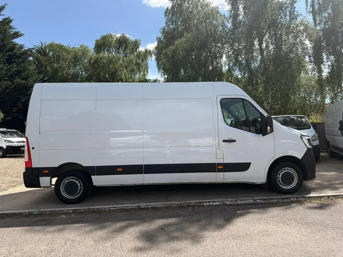 Used Renault Master Business 2022 White MPV
