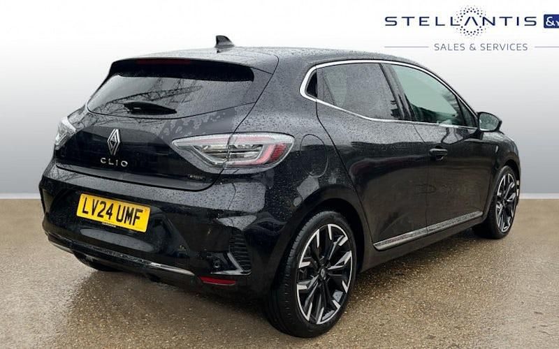 Used Renault Clio V Techno 143 HP (105 kW) 2024 Blue Hatchback