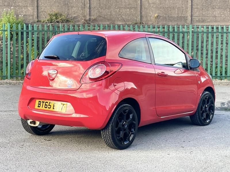 Used Ford Ka Zetec 69 HP (50 kW) 2016 Red Hatchback