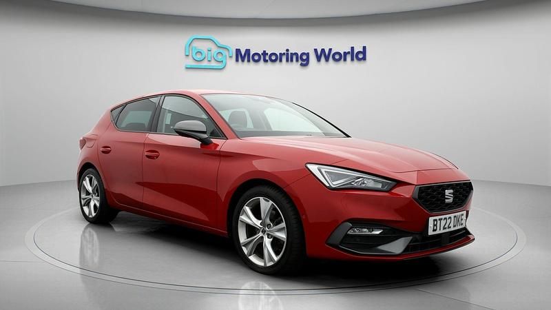 Used 2022 Seat Leon FR | £14,800 (Fair price) - Image 1/4