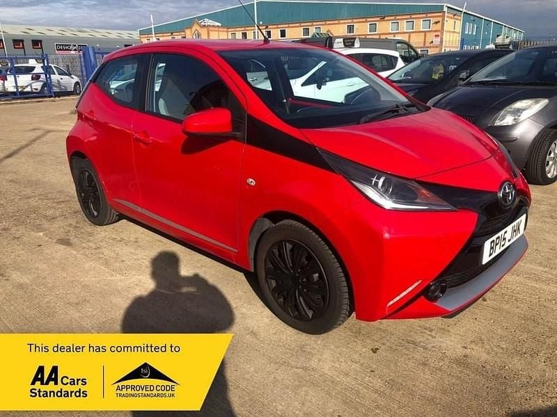 Red Used 2015 Toyota Aygo X-play Hatchback | £5,457 (Fair price) - Image 1/4