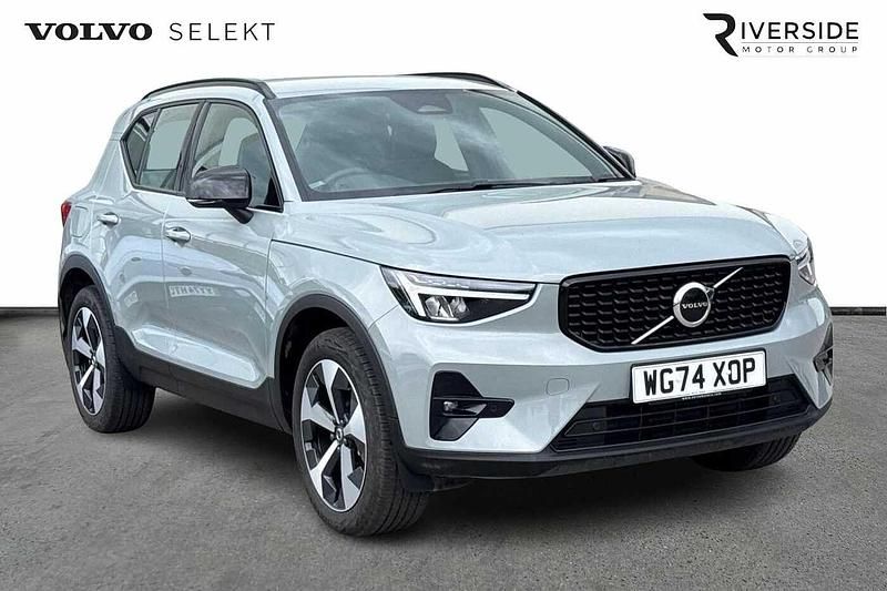 Vapour grey Used 2024 Volvo XC40 Plus SUV | £31,499 (Fair price) - Image 1/4