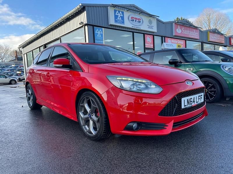Used Ford Focus ST 250 HP (183 kW) 2014 Red Hatchback