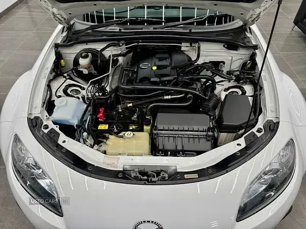 Used Mazda MX5 126 HP (92 kW) 2013 White Cabriolet