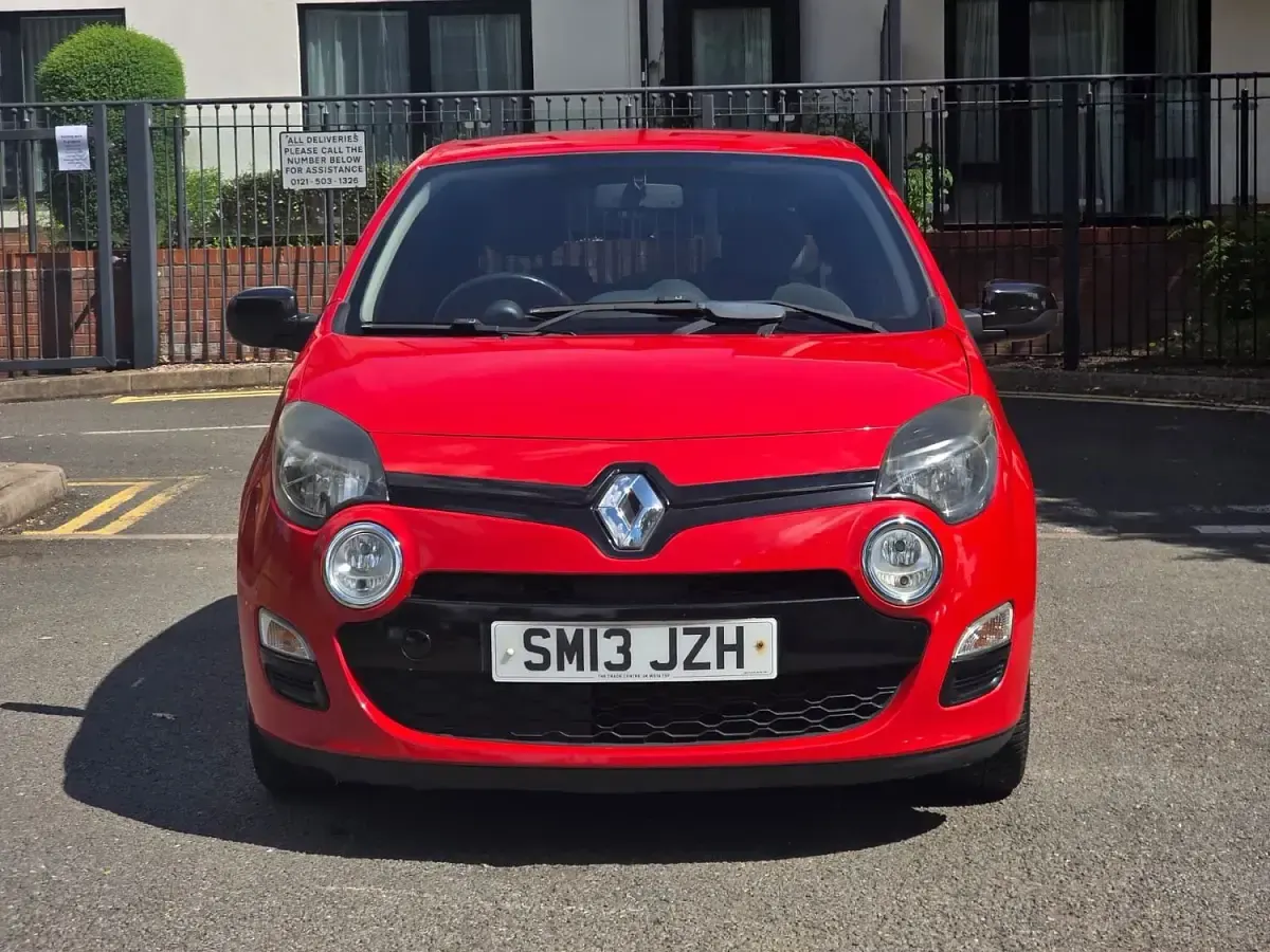 Used Renault Twingo Dynamique 75 HP (55 kW) 2013 Red Hatchback