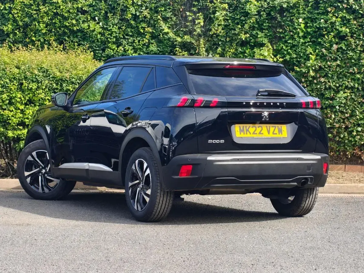 Used Peugeot 2008 Allure Premium 100 HP (73 kW) 2022 Black SUV