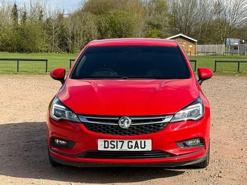Used Vauxhall Astra SRi 150 HP (110 kW) 2017 Red Hatchback