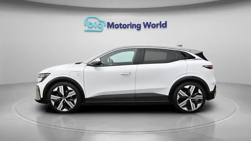 Used Renault Megane E-Tech Iconic 161 kW (220 HP) 2023 Hatchback
