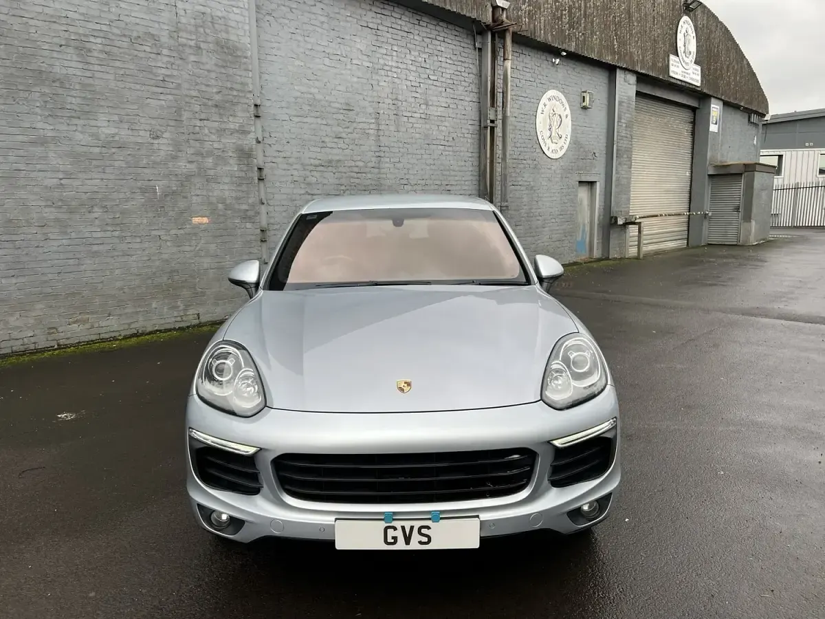Used Porsche Cayenne 262 HP (192 kW) 2015 Silver SUV